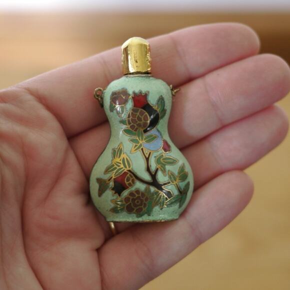 Snuff Bottle Cloisonne - Etsy Vintage Asian Chinese Enamel Cloisonne Metal Snuff Bottle Pendant for Necklace